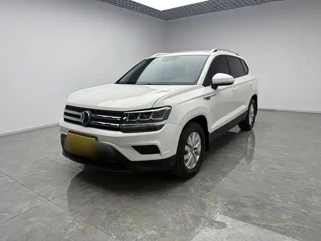 Фотография автомобиля — Volkswagen Tharu