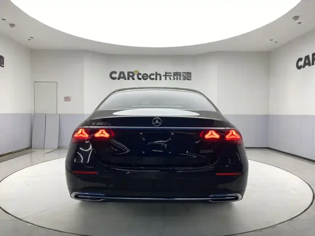 Mercedes-Benz E-Class — Фото автомобиля 6