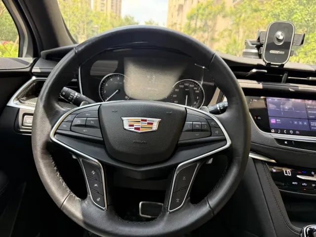 Cadillac XT5 — Фото автомобиля 14