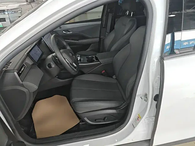 BYD Qin PLUS — Фото автомобиля 14