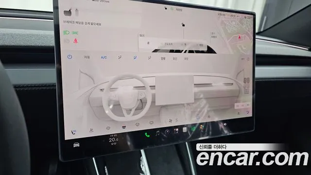 Tesla Model Y — Фото автомобиля 11