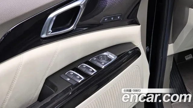 Kia Carnival Generation 4 — Фото автомобиля 16