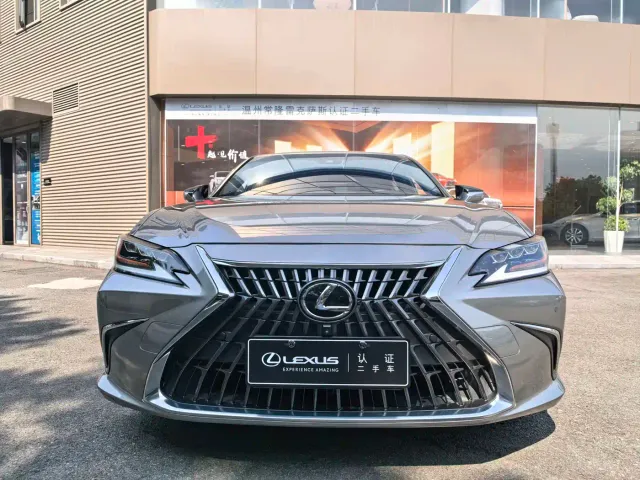 Lexus ES — Фото автомобиля 2