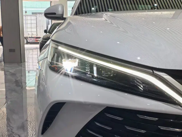 BYD Qin L — Фото автомобиля 23