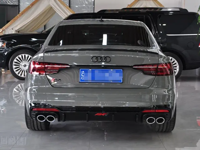 Audi S4 — Фото автомобиля 5