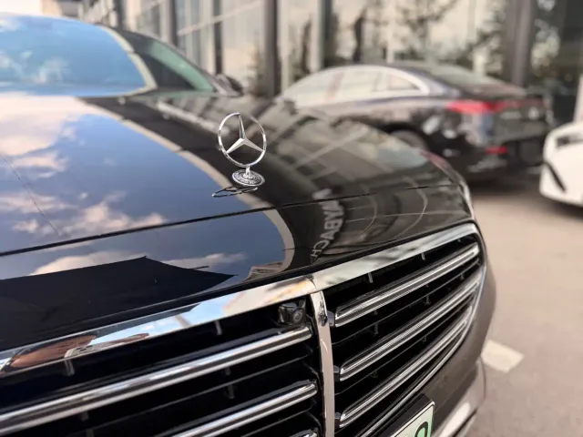 Mercedes-Benz E-Class — Фото автомобиля 24