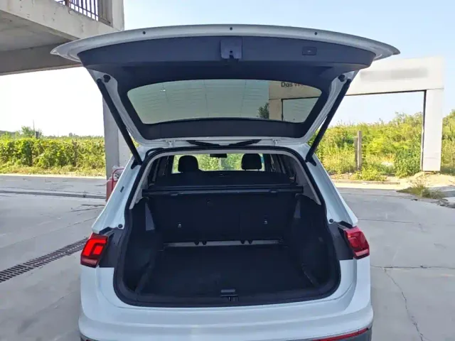 Volkswagen Tiguan L — Фото автомобиля 18