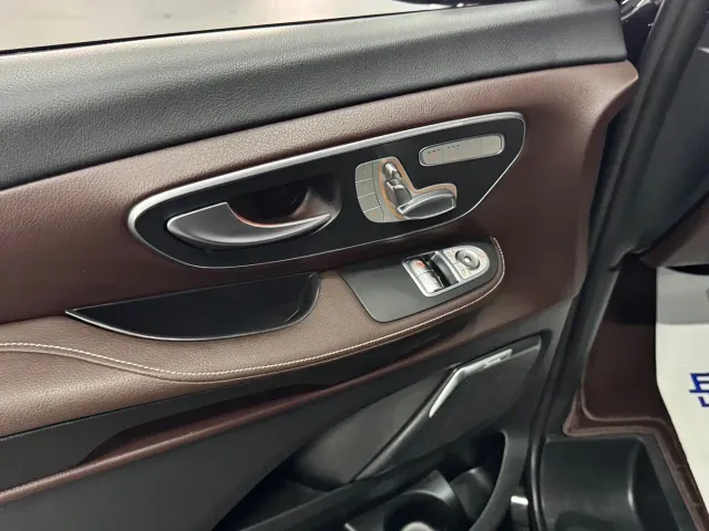 Mercedes-Benz V-Class — Фото автомобиля 4