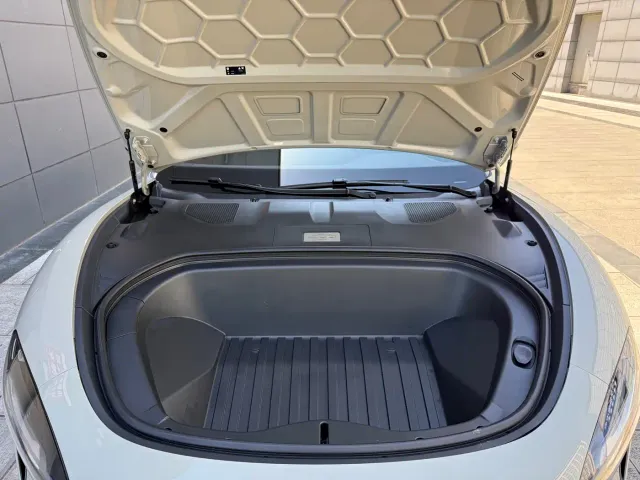 Xiaomi SU7 — Фото автомобиля 11
