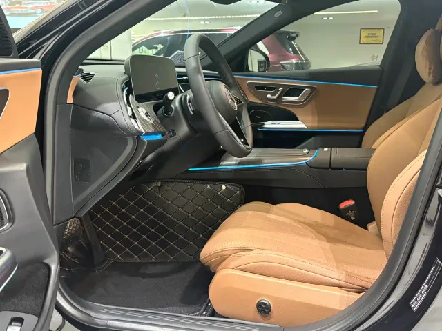 Mercedes-Benz E-Class — Фото автомобиля 6