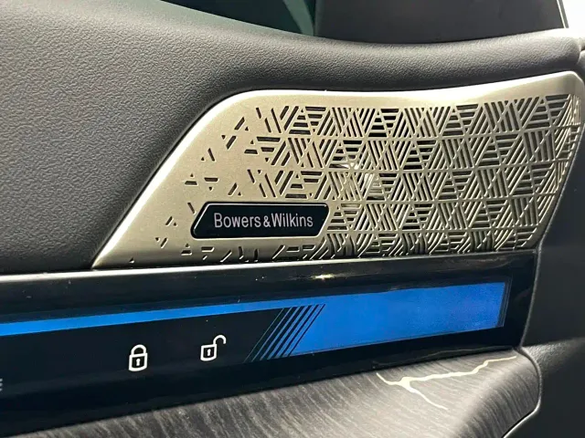 BMW i5 — Фото автомобиля 26