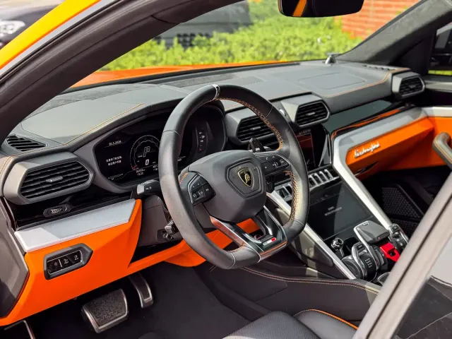 Lamborghini Urus — Фото автомобиля 6