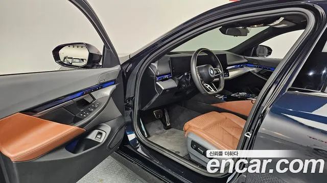 BMW i5 G60 — Фото автомобиля 15