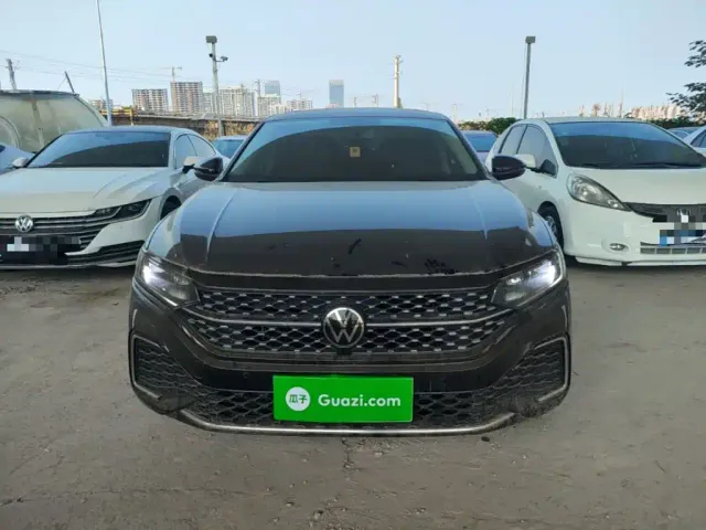 Volkswagen Passat — Фото автомобиля 2
