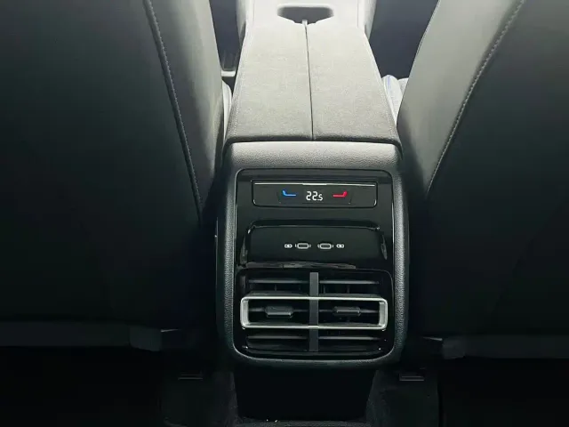 Volkswagen Tiguan L — Фото автомобиля 11