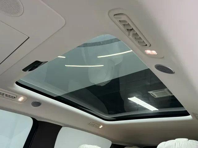 Li Auto MEGA — Фото автомобиля 19