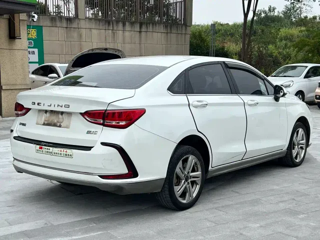 BAIC Beijing EU5 — Фото автомобиля 6