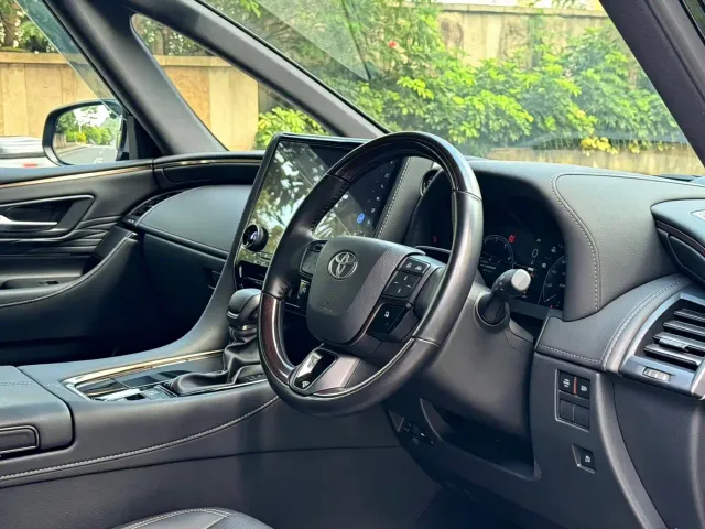 Toyota Alphard — Фото автомобиля 13