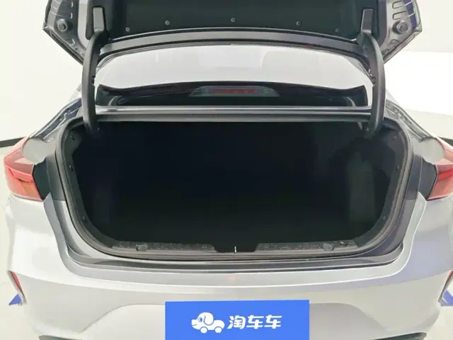 Changan Eado — Фото автомобиля 4