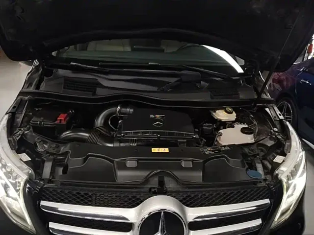 Mercedes-Benz V-Class — Фото автомобиля 19