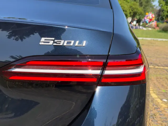 BMW 5 Series — Фото автомобиля 24