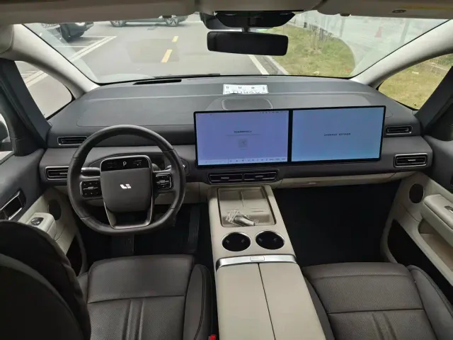 Li Auto MEGA — Фото автомобиля 6