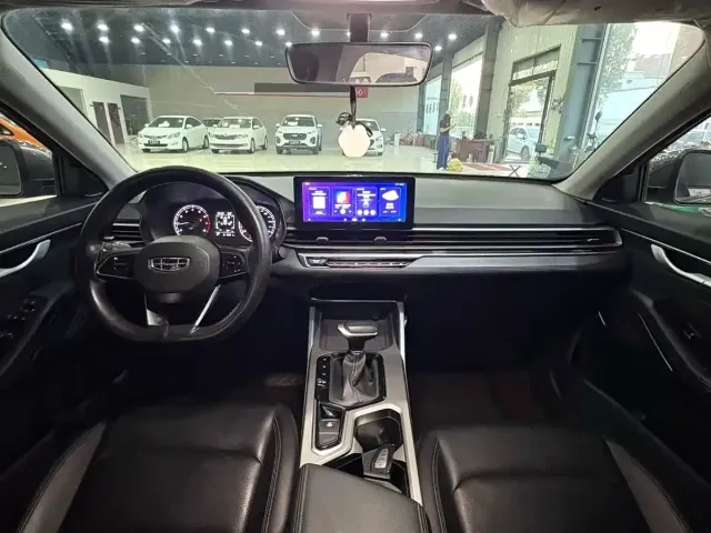 Geely Emgrand — Фото автомобиля 8