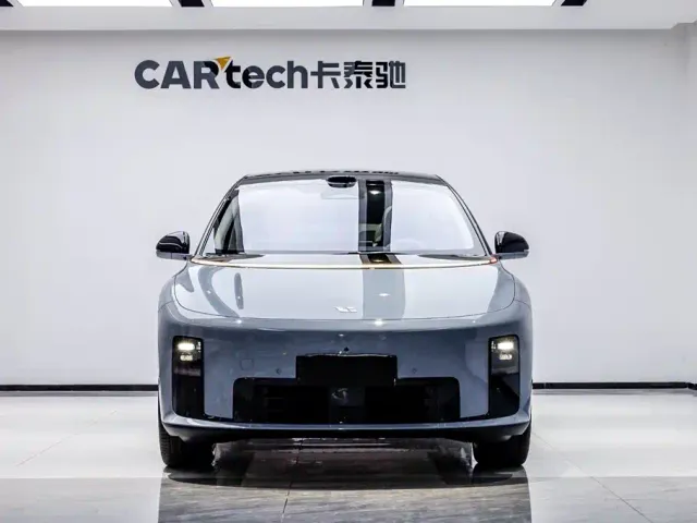 Li Auto Li i8 2025 Standard Edition — Фото автомобиля 3