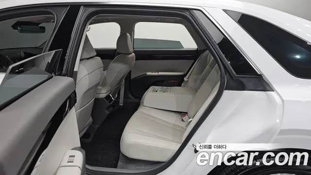 Hyundai Grandeur Grandeur (GN7) — Фото автомобиля 12