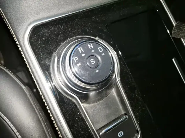 Ford Edge — Фото автомобиля 13