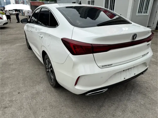 Changan Eado 2023 Enjoy Edition PLUS Blue Whale NE 1.4T GDI DCT Premium Edition — Фото автомобиля 12