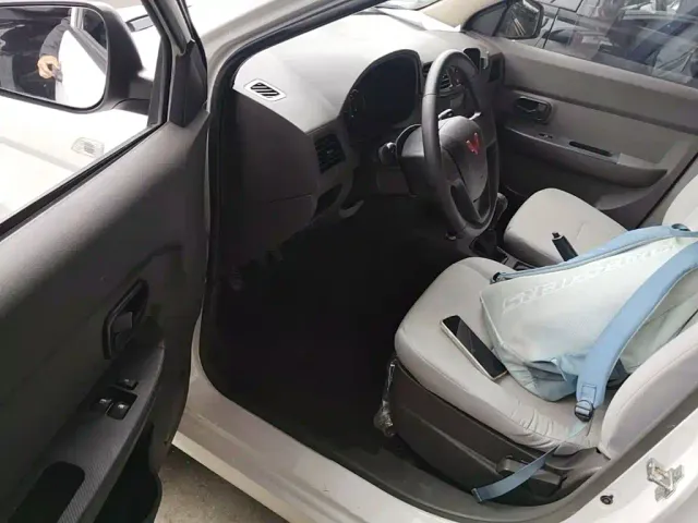 Wuling Hongguang — Фото автомобиля 15