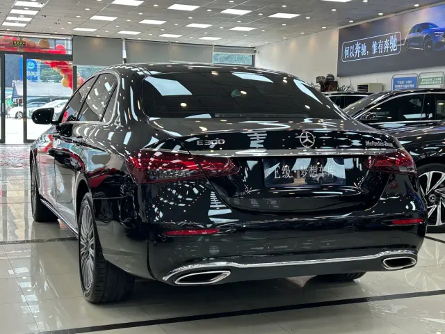 Mercedes-Benz E-Class — Фото автомобиля 15