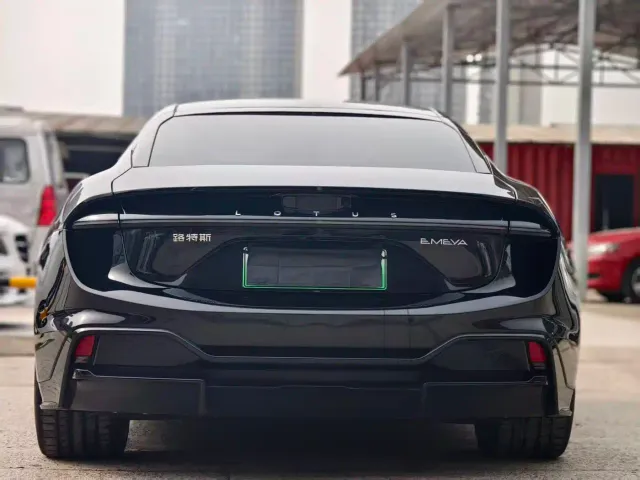 Lotus Emeya — Фото автомобиля 8