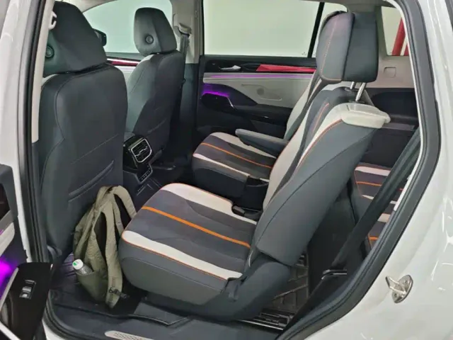 Volkswagen ID.6 Crozz — Фото автомобиля 16