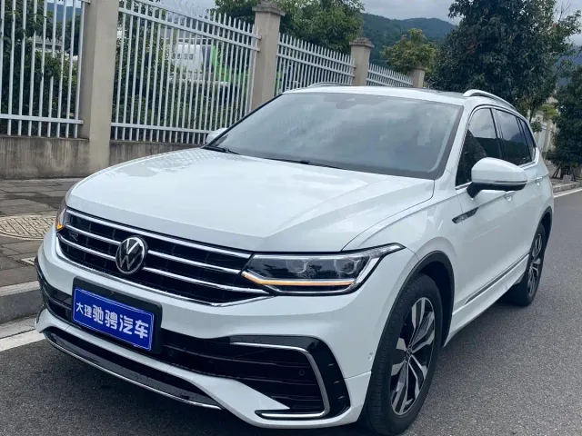Volkswagen Tiguan L — Фото автомобиля 3