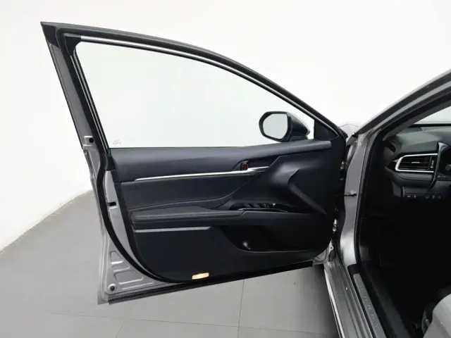 Toyota Camry — Фото автомобиля 8