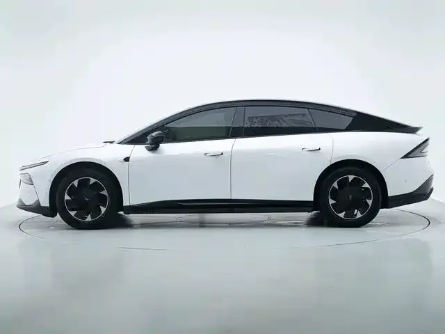 Xpeng P7+ — Фото автомобиля 5
