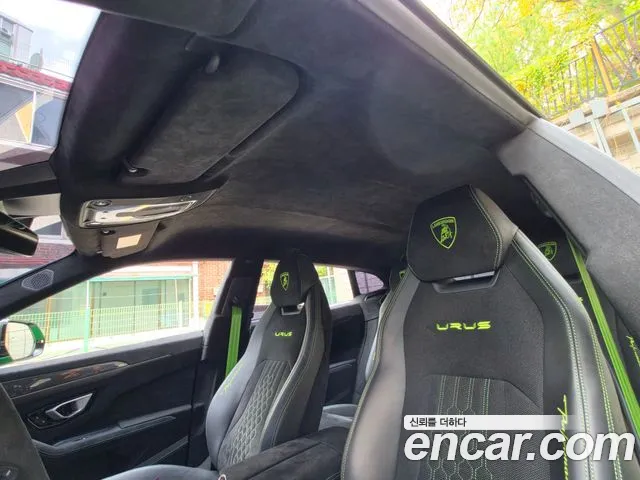 Lamborghini Urus — Фото автомобиля 11
