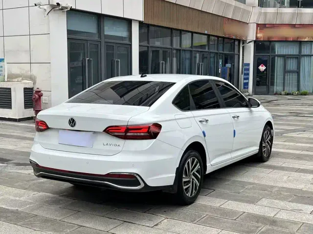 Volkswagen Lavida — Фото автомобиля 6