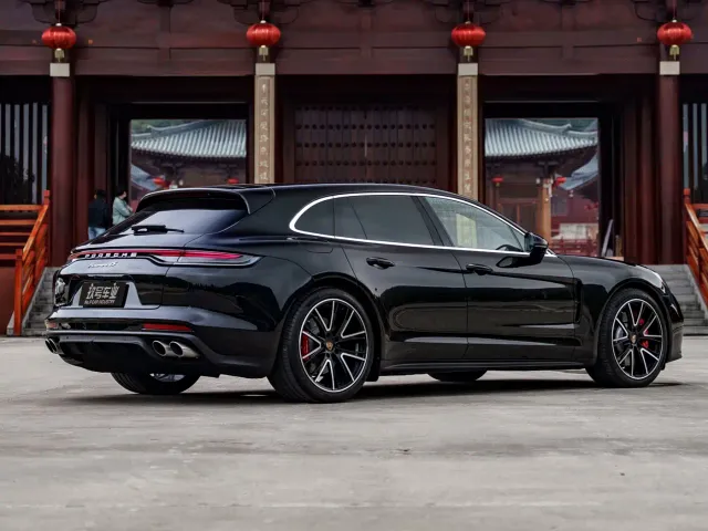 Porsche Panamera — Фото автомобиля 3