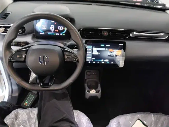 Leapmotor T03 — Фото автомобиля 9