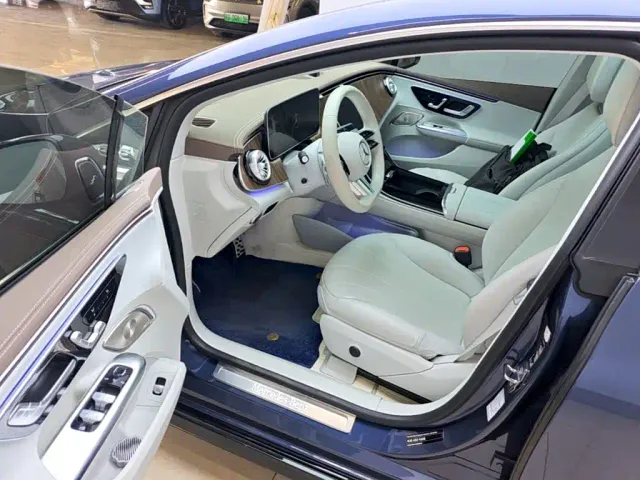 Mercedes-Benz EQE — Фото автомобиля 15