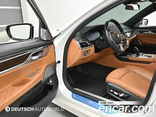 BMW 7-Series — Фото автомобиля 11