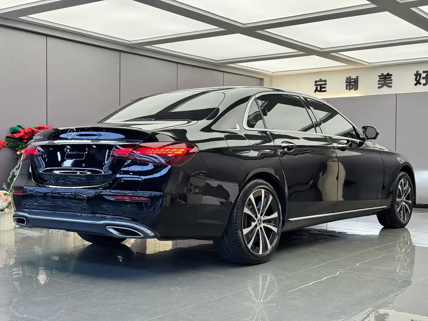 Mercedes-Benz Mercedes-Benz E-Class New Energy 2022 E 350 e L Plug-in Hybrid Sports Sedan — Фото автомобиля 11