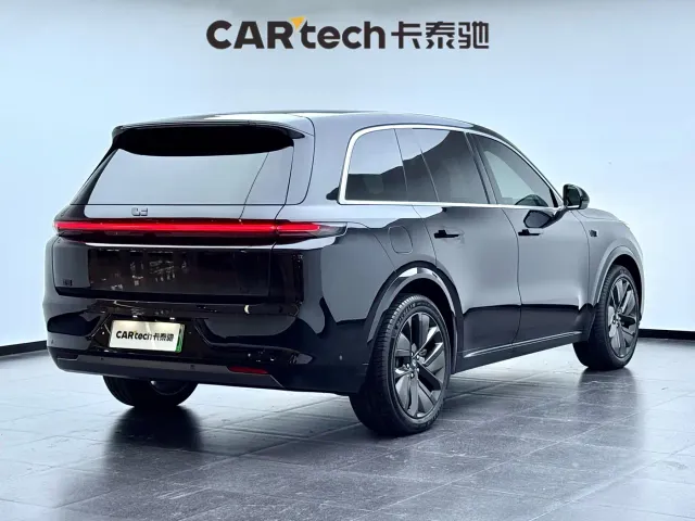 Li Auto L8 — Фото автомобиля 5