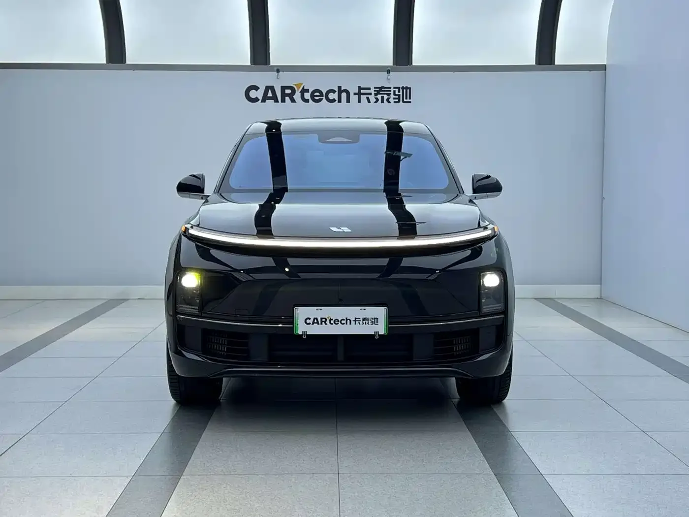 Li Auto Li L8 2024 Pro — Фото автомобиля 2