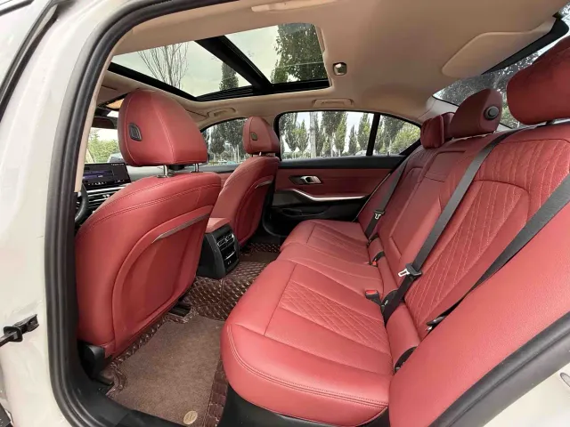 BMW 3 Series — Фото автомобиля 6
