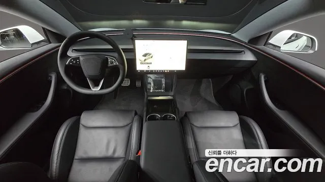 Tesla Model 3 — Фото автомобиля 10