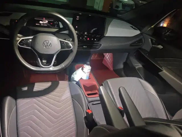 Volkswagen ID.3 — Фото автомобиля 12
